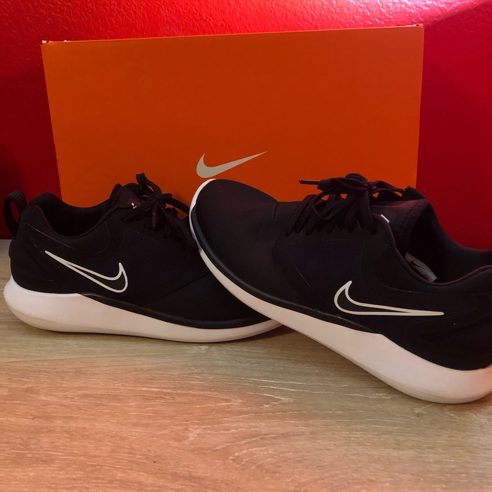 Nike lunarsolo running shoe